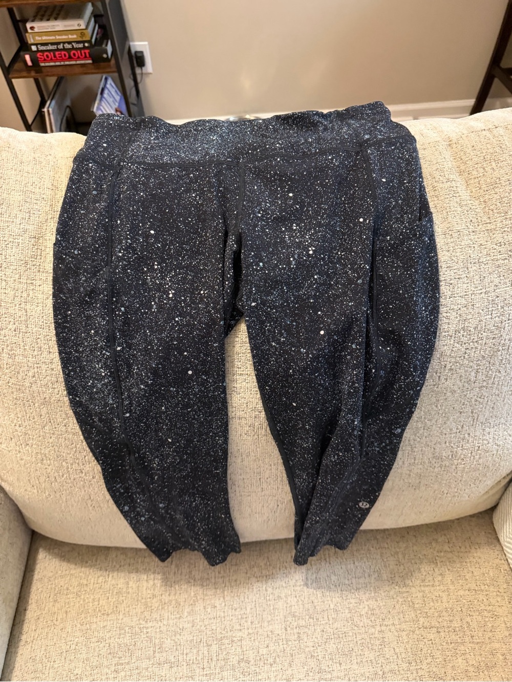 Lululemon black with white speckles cropped leggings size 10 #athleisure #active